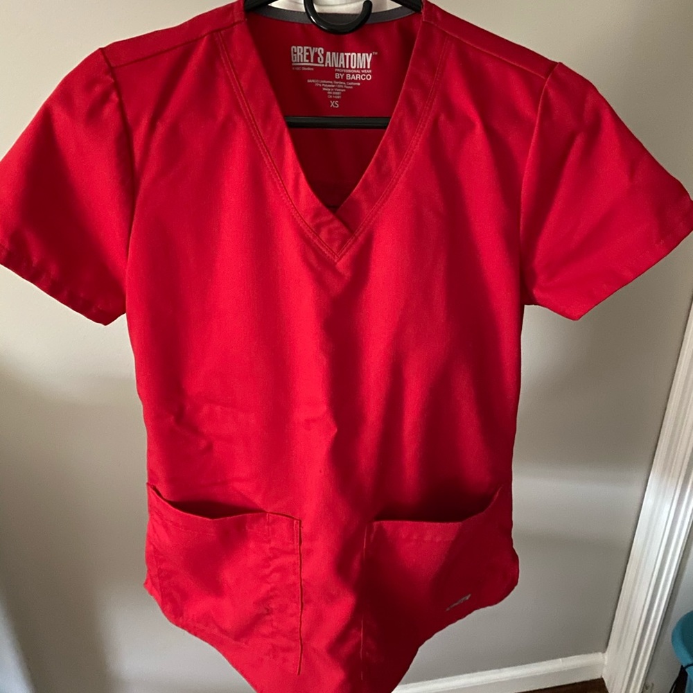 GREYS ANATOMY SCRUB TOP